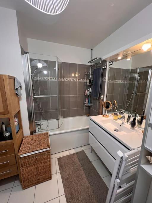 Appart 2 Chambres 17 Min De Paris Rosny-sous-Bois Exterior photo